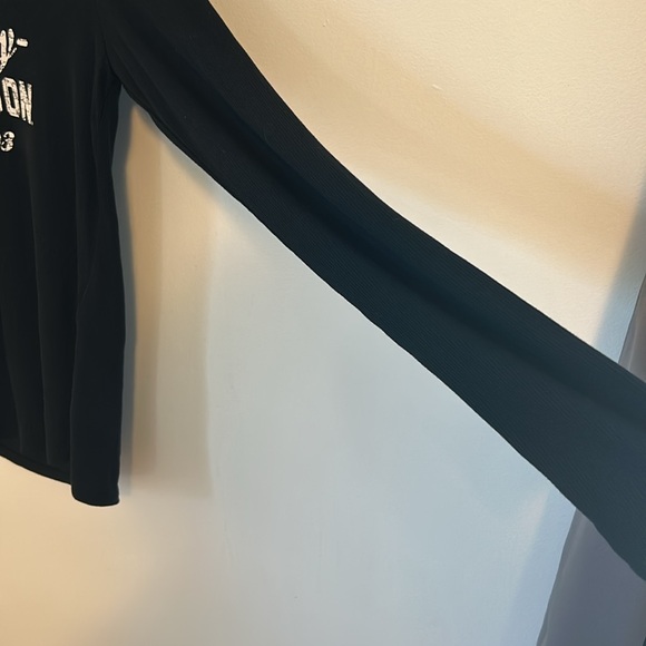 Women’s Harley Davidson Black Long sleeve V-Neck Top. Lightweight Size Small - Picture 3 of 8